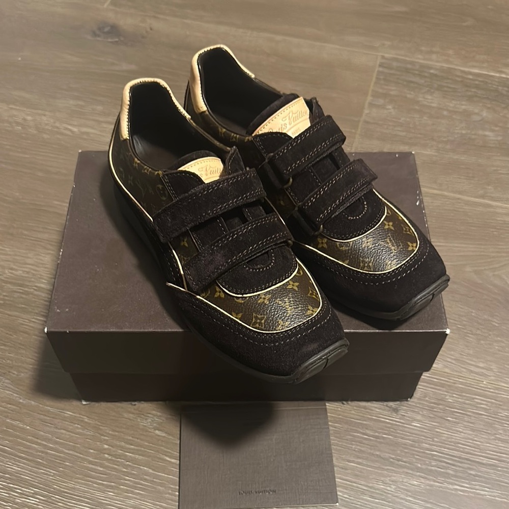 Authentic Louis Vuitton kids shoes in size 33